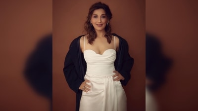 Sharing a series of images on her Instagram handle, Sonali Bendre captioned her post, "In between shots..." (Instagram/@iamsonalibendre) Sharing a series of images on her Instagram handle, Sonali Bendre captioned her post, "In between shots..." (Instagram/@iamsonalibendre)