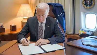 Biden’s move does not cover non-citizens who were in the U.S. without legal status at the time of their arrest. (Twitter/The White House) Biden’s move does not cover non-citizens who were in the U.S. without legal status at the time of their arrest. (Twitter/The White House)