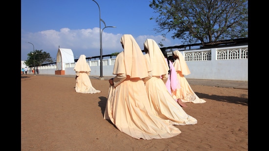 Nuns crawl on their knees around the Basilica of Our Lady of Good Health in Velankanni, Tamil Nadu. (Shutterstock) Nuns crawl on their knees around the Basilica of Our Lady of Good Health in Velankanni, Tamil Nadu. (Shutterstock)