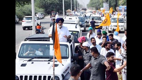 Shiromani Akali Dal president Sukhbir Singh Badal leading the Khalsa March from Takht Damdama Sahib in Talwandi Sabo to Amritsar on Friday. (Sanjeev Kumar/HT)