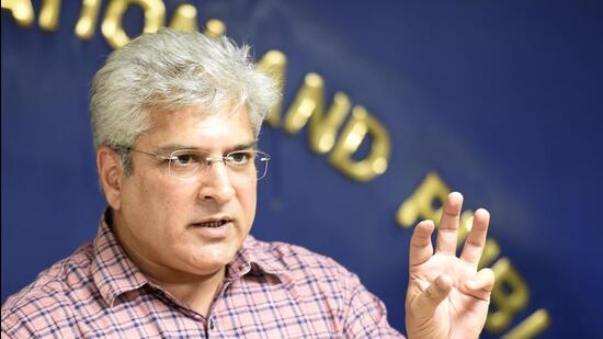 During the meeting, Kailash Gahlot directed officials to ensure that the devotees do not face any inconvenience at any of the 1,100 sites for Chhath Puja in Delhi. (HT Archive)