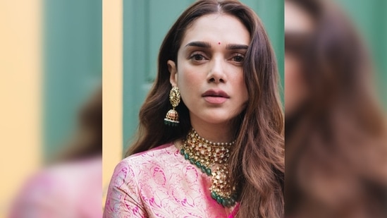 Aditi Rao Hydari picked her saree from the collection of the label Raw Mango. The saree is worth <span class='webrupee'>₹</span>54,800, as per the official site of the brand.(Instagram/@aditiraohydari)