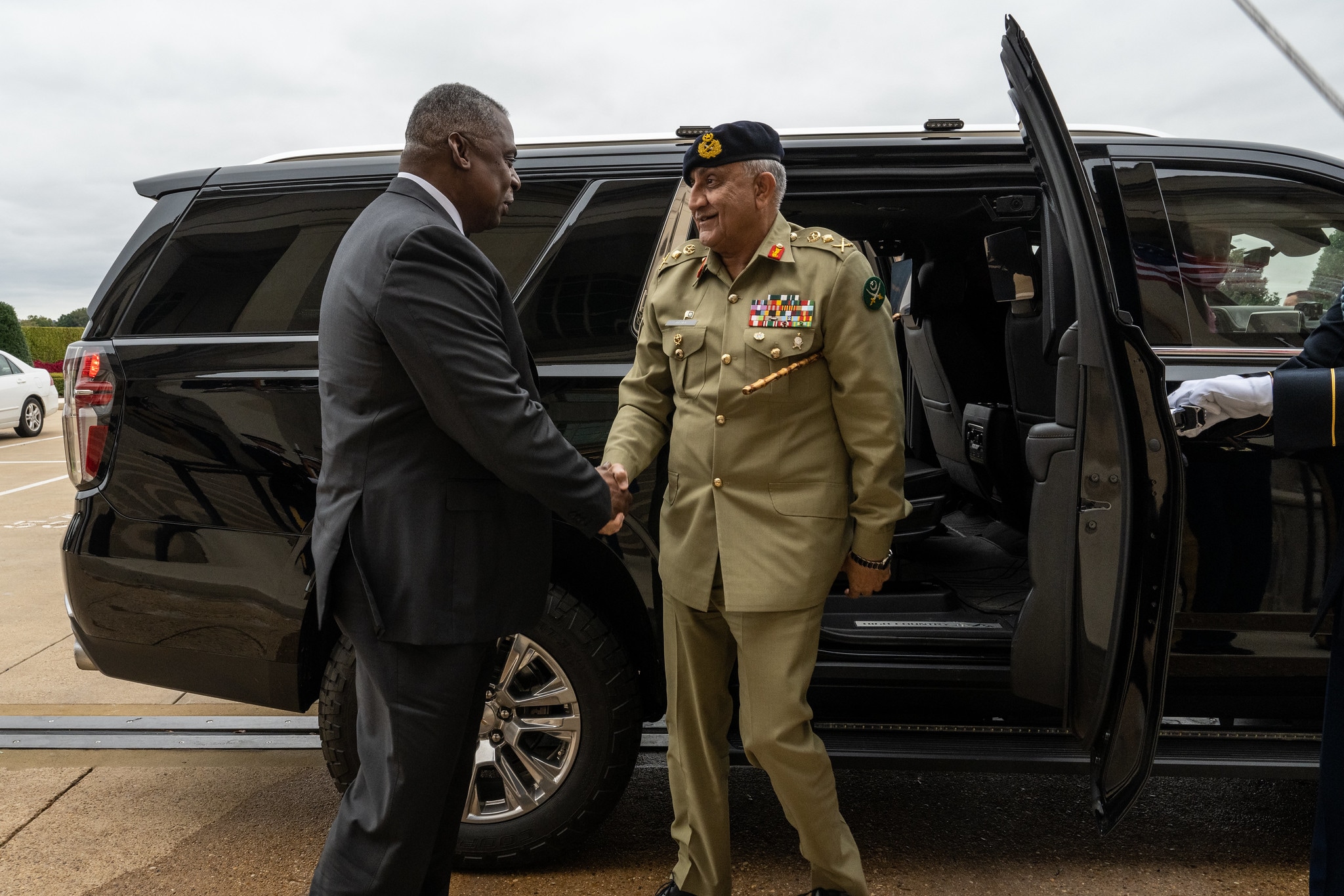Secretary of Defense Lloyd J Austin (L) and Gen Bajwa. (Twitter/@SecDef) Secretary of Defense Lloyd J Austin (L) and Gen Bajwa. (Twitter/@SecDef)