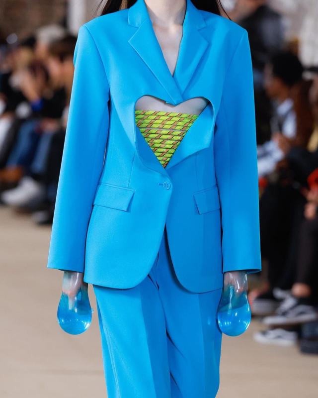 Condom gloves worn by models at Botter’s spring/summer 2023 collection showcase at Paris Fashion Week (Photo: Instagram) Condom gloves worn by models at Botter’s spring/summer 2023 collection showcase at Paris Fashion Week (Photo: Instagram)