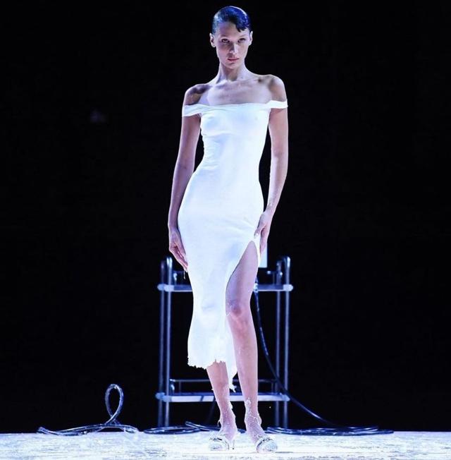 Bella Hadid in the hardened version of the spray paint which turns into a wearable dress (Photo: Instagram) Bella Hadid in the hardened version of the spray paint which turns into a wearable dress (Photo: Instagram)