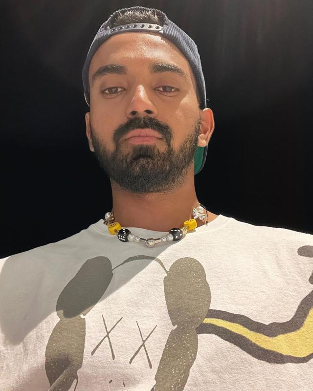 KL Rahul knows how to ace street style look with his accessory game on point (Photo: Instagram)