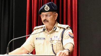 Noida top cops, traders meet to discuss security-related issues Noida top cops, traders meet to discuss security-related issues
