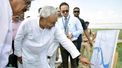 Bihar CM Nitish Kumar inspects development projects at Sitab Diara in Saran, the ancestral village of socialist veteran late Jaiprakash Narayan. (Santosh Kumar?HT) Bihar CM Nitish Kumar inspects development projects at Sitab Diara in Saran, the ancestral village of socialist veteran late Jaiprakash Narayan. (Santosh Kumar?HT)
