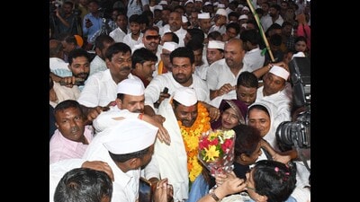 Newly appointed state president of Uttar Pradesh Congress Brij Lal Khabri welcomed at the party office in Lucknow on Saturday. (HT) Newly appointed state president of Uttar Pradesh Congress Brij Lal Khabri welcomed at the party office in Lucknow on Saturday. (HT)