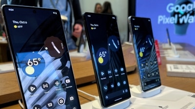 New Google Pixel 7 Pro smartphones are displayed at a launch event for new Google hardware devices in the Brooklyn borough of New York City, New York, U.S., October 6, 2022. REUTERS/Roselle Chen