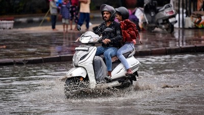Waterlogging has also been reported in several parts of the city. (Ishant) Waterlogging has also been reported in several parts of the city. (Ishant)