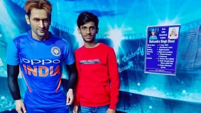 The viral Dhoni wax statue at Mysuru. (Twitter)