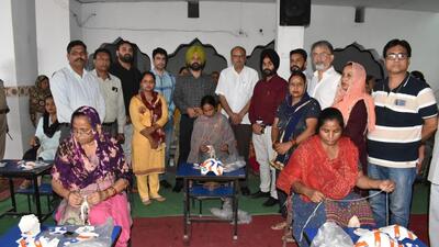 With the sports industry reeling under shortage of skilled workers after the mass exodus of migrant labour during the pandemic, the Sports Goods Manufacturers and Exporters Association (SGMEA) will be training at least 1,500 women to stitch footballs. (HT Photi)