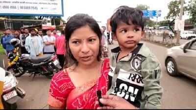 Pooja Gaikwad, accident survivor, along with her two children and brother was travelling in the bus. (HT PHOTo) Pooja Gaikwad, accident survivor, along with her two children and brother was travelling in the bus. (HT PHOTo)
