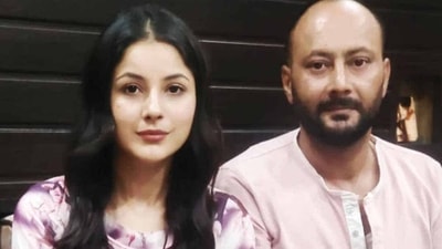 Shehnaaz Gill with her father. Shehnaaz Gill with her father.