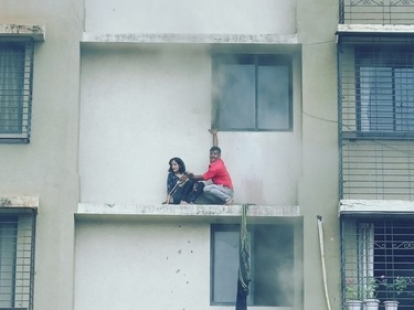 Residents trying to escape as the fire broke out at Rail View Housing Society in Mumbai's Chembur area. Residents trying to escape as the fire broke out at Rail View Housing Society in Mumbai's Chembur area.