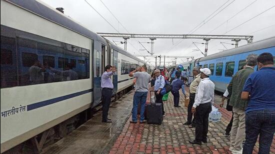 New Delhi-Varanasi Vande Bharat Express was taken out of operation after it suffered snag in traction motor that jammed its wheels. (HT Photo)