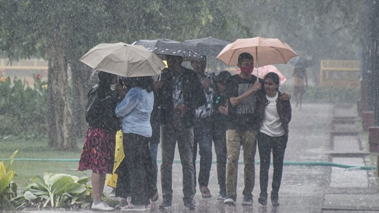 An AQI between zero and 50 is considered good, 51 and 100 satisfactory, 101 and 200 moderate, 201 and 300 poor, 301 and 400 very poor, and 401 and 500 severe.(PTI)
