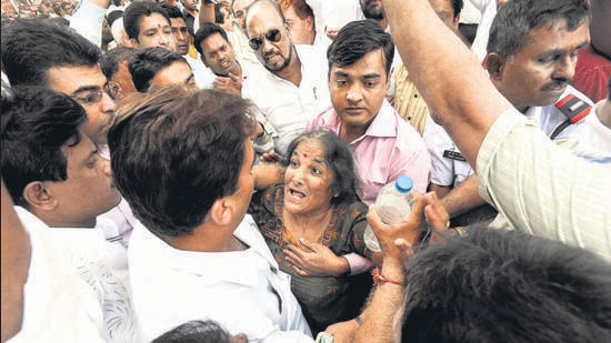 This year, Ulhasnagar has seen three building collapses, leading to six deaths. Last year 15 people lost their lives in similar instances (HT Photo) This year, Ulhasnagar has seen three building collapses, leading to six deaths. Last year 15 people lost their lives in similar instances (HT Photo)