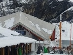 Fresh snowfall at Hemkund Sahib shrine in Uttarakhand’s Chamoli district. (HT PHOTO.) Fresh snowfall at Hemkund Sahib shrine in Uttarakhand’s Chamoli district. (HT PHOTO.)