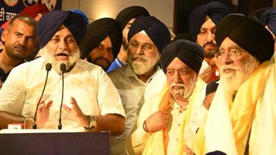 SAD president Sukhbir Singh Badal and former DSGMC head Paramjit Singh Sarna, who has now been appointed new chief of the party’s Delhi unit, in Delhi on Sunday. (HT Photo) SAD president Sukhbir Singh Badal and former DSGMC head Paramjit Singh Sarna, who has now been appointed new chief of the party’s Delhi unit, in Delhi on Sunday. (HT Photo)