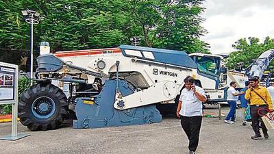 Exhibition of road construction machinery at the 81st annual session of the Indian Road Congress in Lucknow. (Deepak Gupta/HT Photo)