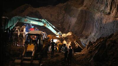 Two labourers were killed and two others suffered serious injuries after a retaining wall of an under-construction mall of Mohali City Centre-2 in Aerocity collapsed at 5.15 pm on Sunday. (Sanjeev Sharma/HT) Two labourers were killed and two others suffered serious injuries after a retaining wall of an under-construction mall of Mohali City Centre-2 in Aerocity collapsed at 5.15 pm on Sunday. (Sanjeev Sharma/HT)