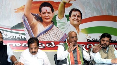 Mallikarjun Kharge, Congress presidential election candidate, addressing a press conference at Gandhi Bhavan, in Hyderabad on Saturday. (ANI Photo) Mallikarjun Kharge, Congress presidential election candidate, addressing a press conference at Gandhi Bhavan, in Hyderabad on Saturday. (ANI Photo)