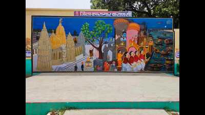 One of the portraits made on a wall of the Varanasi district jail by jailbirds. (HT Photo) One of the portraits made on a wall of the Varanasi district jail by jailbirds. (HT Photo)