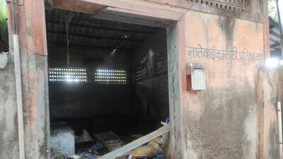The waiting area of the post-mortem centre in Rajawadi Hospital (HT PHOTO) The waiting area of the post-mortem centre in Rajawadi Hospital (HT PHOTO)