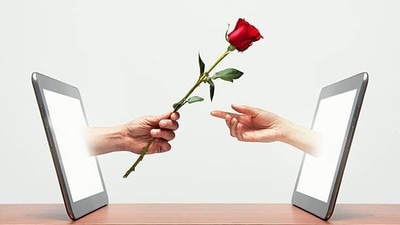Karwa Chauth 2022: 6 Karwa Chauth tips for couples in long-distance relationship (Gettyimages) Karwa Chauth 2022: 6 Karwa Chauth tips for couples in long-distance relationship (Gettyimages)
