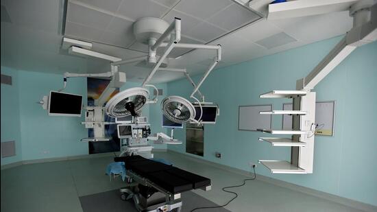 A day after a woman patient filed a complaint against doctors for leaving a forceps in her body after a caesarean five years ago, the Kozhikode medical college hospital denied any lapse on its part and said the removed instrument was not used in the hospital. (HT PHOTO)