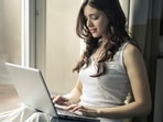 Laptops under  <span class='webrupee'>₹</span>70,000 come with a good bunch of features like good display, powerful processor and memory.