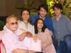 Mahesh Babu posed or a new photo with his family. Mahesh Babu posed or a new photo with his family.