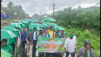 The ongoing tussle between the farmers of Amaravati, the present capital region of Andhra Pradesh, and the Jagan Mohan Reddy government over the proposal to form three capitals for the state is snowballing into a major issue. (HT) The ongoing tussle between the farmers of Amaravati, the present capital region of Andhra Pradesh, and the Jagan Mohan Reddy government over the proposal to form three capitals for the state is snowballing into a major issue. (HT)