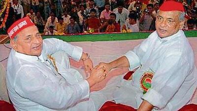 Mulayam Singh Yadav with Kalyan Singh in Etah. (HT FILE PHOTO) Mulayam Singh Yadav with Kalyan Singh in Etah. (HT FILE PHOTO)