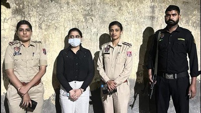 Gangster Deepak Tinu’s girlfriend identified as Jatinder Kaur, 28, in police custody. (HT Photo)