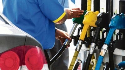  As per the usual practice, the windfall profit tax on petroleum that was imposed on July 1, is revised fortnightly. (Ramesh Pathania) As per the usual practice, the windfall profit tax on petroleum that was imposed on July 1, is revised fortnightly. (Ramesh Pathania)