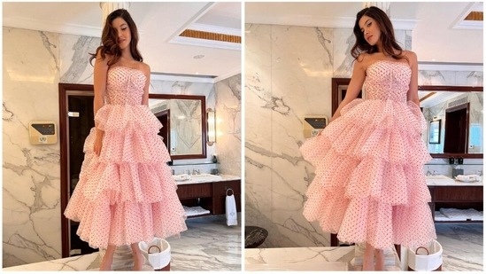 Shanaya Kapoor, daughter of celebrity Sanjay Kapoor and Maheep Kapoor, is yet to make her Bollywood debut but has already garnered a huge fan following. She is currently working on her debut film Bedhadak. Recently, she made jaws drop with her latest post featuring her in a gorgeous pink polka-dotted dress.(Instagram/@shanayakapoor02)