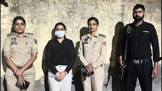 Gangster Deepak Tinu’s girlfriend identified as Jatinder Kaur, 28, in police custody. (HT Photo)