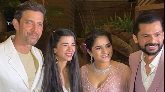Hrithik Roshan and Saba Azad at a wedding reception. (Varinder Chawla) Hrithik Roshan and Saba Azad at a wedding reception. (Varinder Chawla)