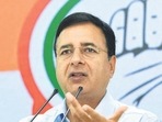 Randeep Surjewala tweeted to the chief minister, asking when he is going to sack S T Somshekhar after the Supreme Court rejected his plea to stay an FIR in a <span class='webrupee'>₹</span>12-crore bribery case. (Sushil Kumar/HT PHOTO) Randeep Surjewala tweeted to the chief minister, asking when he is going to sack S T Somshekhar after the Supreme Court rejected his plea to stay an FIR in a <span class='webrupee'>₹</span>12-crore bribery case. (Sushil Kumar/HT PHOTO)