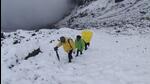 A team of SDRF on way to rescue the trapped trekkers near Mahapanth. (HT Photo)