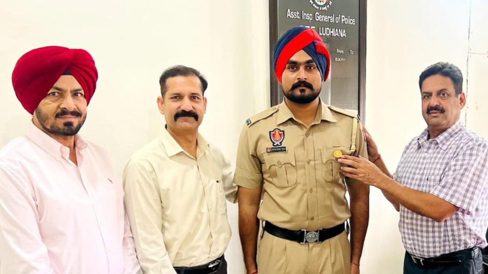Ludhiana | AIG STF, constable receive DGP disc for recovery of crystal meth