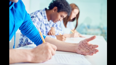 Accused was using a Bluethooth device that was connected to a mobile phone while taking the FCI exam. On frisking him, invigilators also recovered a microphone from his possession (Getty Images/iStockphoto)