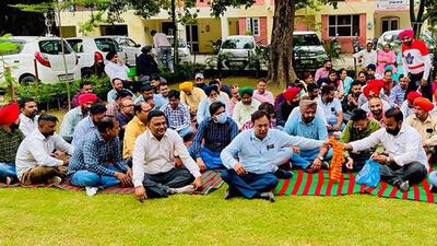 Ministerial staff will observe strike in Ludhiana till October 15. (HT FILE) Ministerial staff will observe strike in Ludhiana till October 15. (HT FILE)