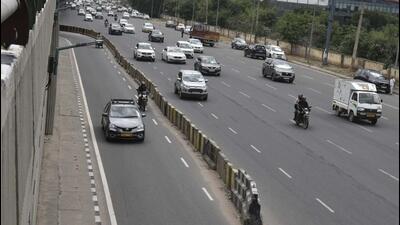A 14-member team of HSNCB, led by inspector Ashok Kumar, set up a barricade near Shankar Chowk to stop the suspect when the incident took place at 11.55pm on Sunday. (Vipin Kumar/HT Photo) A 14-member team of HSNCB, led by inspector Ashok Kumar, set up a barricade near Shankar Chowk to stop the suspect when the incident took place at 11.55pm on Sunday. (Vipin Kumar/HT Photo)