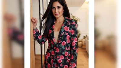 Katrina Kaif's putfit features a bootcut pant that is worth <span class='webrupee'>₹</span>36,385 and a long-fitted matching blazer that cost <span class='webrupee'>₹</span>60,641. (Instagram/@katrinakaif) Katrina Kaif's putfit features a bootcut pant that is worth <span class='webrupee'>₹</span>36,385 and a long-fitted matching blazer that cost <span class='webrupee'>₹</span>60,641. (Instagram/@katrinakaif)