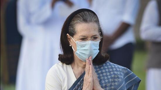 New Delhi: Congress interim President Sonia Gandhi pays homage to Mahatma Gandhi on the occasion of his birth anniversary, at Rajghat in New Delhi, Sunday, Oct . 2, 2022. (PTI Photo/Atul Yadav) (PTI10_02_2022_000065B) (PTI)