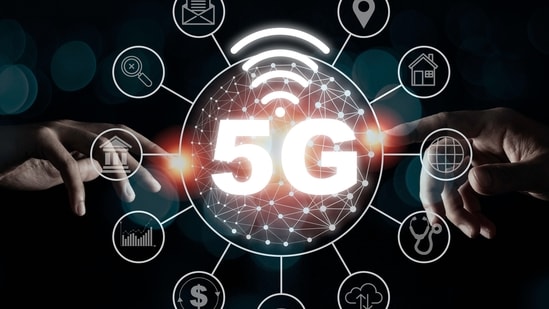 The 5G services will progressively cover the entire country over the next couple of years -- Jio promises to do that by December 2023 and Bharti Airtel by March 2024.(Shutterstock)